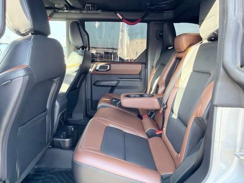 Used 2024 Ford Bronco Outer Banks w/ Sasquatch Package AWD/4WD image 10