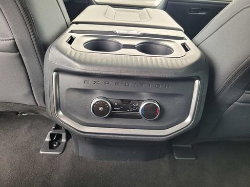 Certified 2025 Ford Expedition Active AWD/4WD image 15