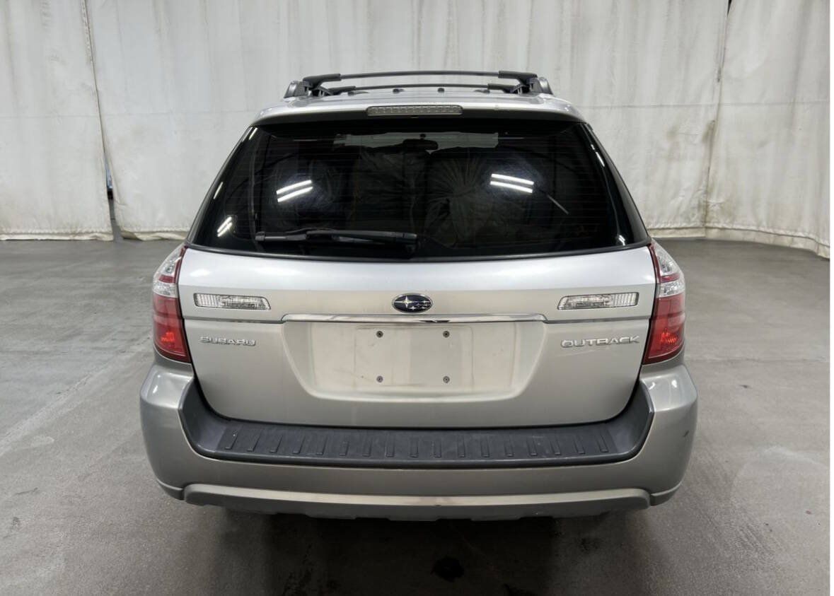 Used 2007 Subaru Outback 2.5i AWD/4WD image 3