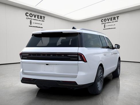 New 2026 Lincoln Navigator L Reserve image 8