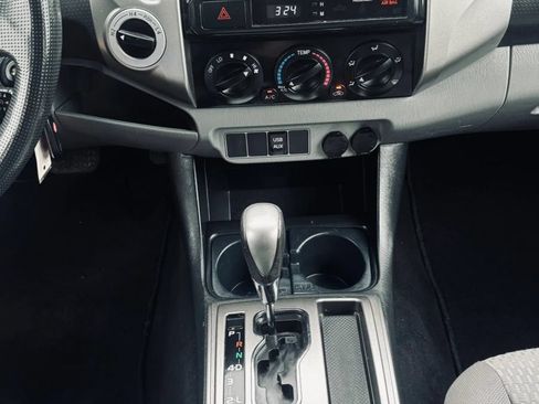 Used 2014 Toyota Tacoma 4x4 Double Cab w/ SR5 Package image 19