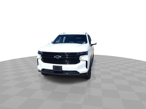 Used 2024 Chevrolet Suburban RST w/ Luxury Package RWD image 3