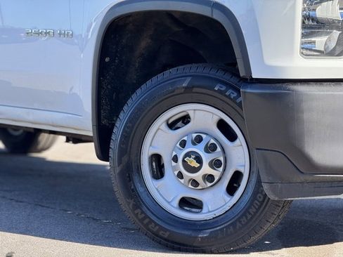 Used 2020 Chevrolet Silverado 2500 W/T image 2