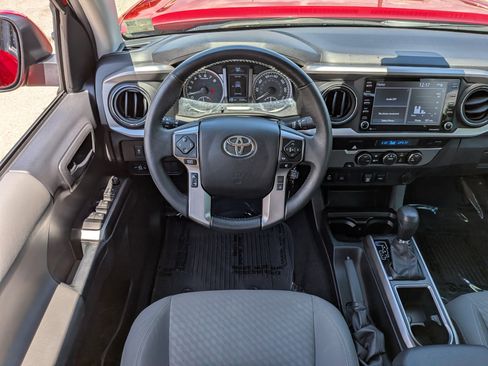 Used 2022 Toyota Tacoma SR5 w/ Technology Package RWD image 16