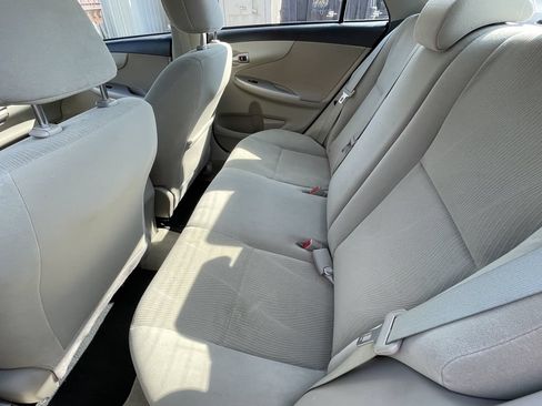 Used 2013 Toyota Corolla LE FWD image 10