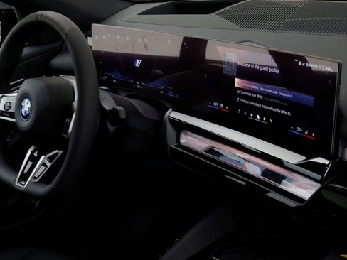 New 2026 BMW 550e xDrive w/ Premium Package image 21