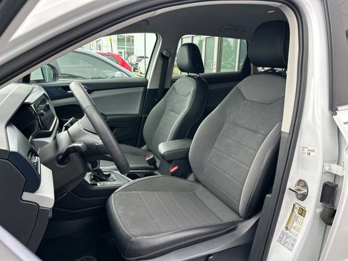 Used 2022 Volkswagen Taos SE FWD image 20