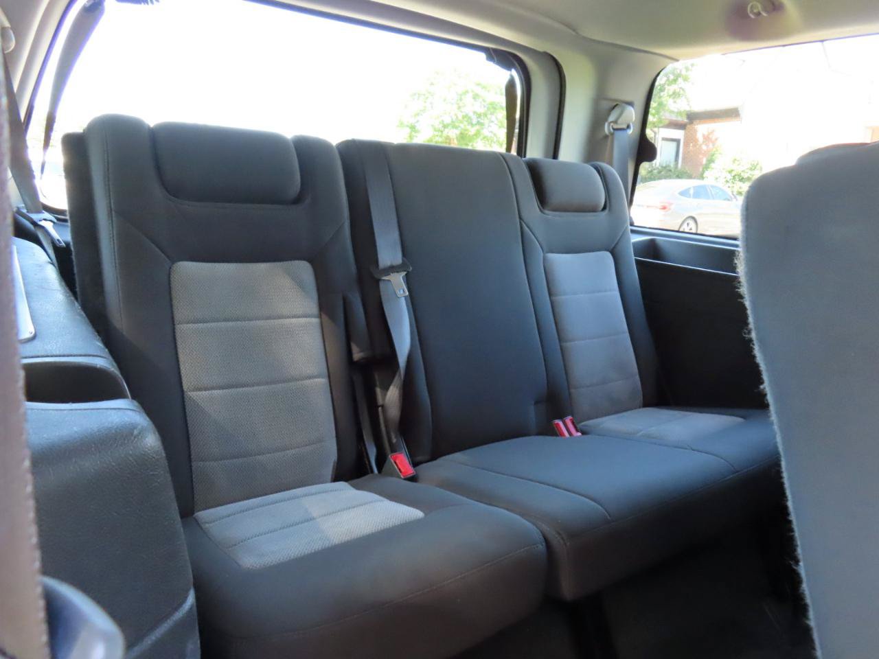Used 2004 Ford Expedition XLT AWD/4WD image 24