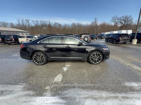 Used 2017 Ford Taurus SEL w/ Equipment Group 201A image 8