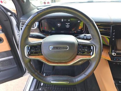 Used 2022 Jeep Grand Wagoneer Series III w/ Rear Seat Video Group 1 image 10