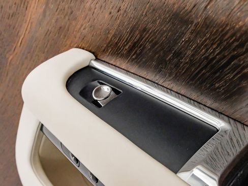 Used 2016 Rolls-Royce Wraith image 41