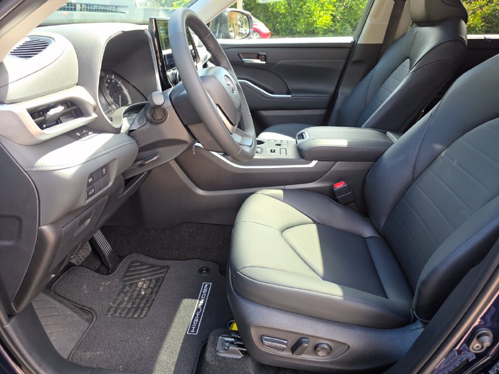 Certified 2026 Toyota Highlander XLE AWD/4WD image 26