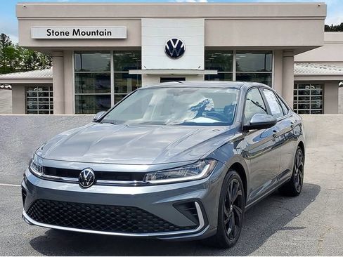 Used 2025 Volkswagen Jetta SE w/ Sunroof Package FWD image 1