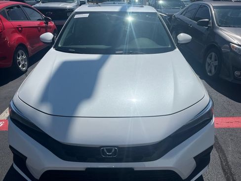 Used 2024 Honda Civic EX-L image 2
