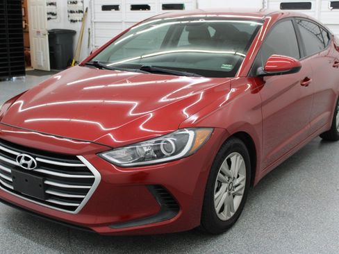 Used 2017 Hyundai Elantra SE FWD image 3