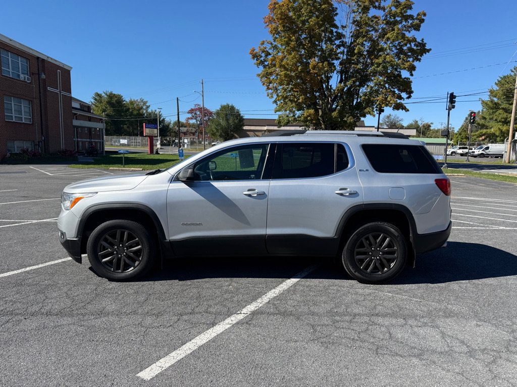 Used 2017 GMC Acadia SLE w/ Driver Alert Package I AWD/4WD image 1