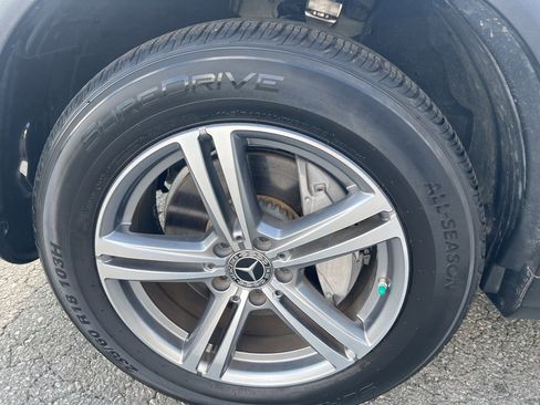 Used 2021 Mercedes-Benz GLC 300 image 9