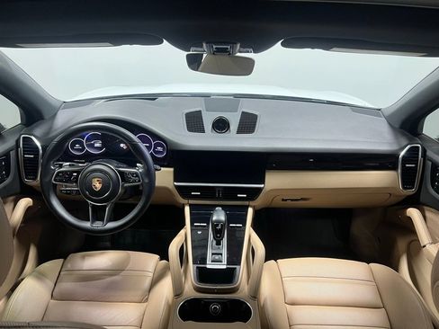 Used 2023 Porsche Cayenne image 30