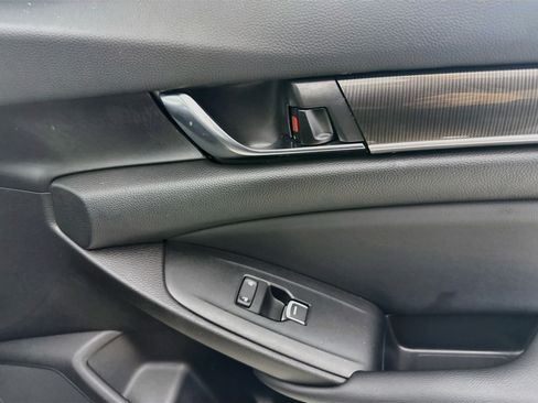 Used 2021 Honda Accord Sport image 31