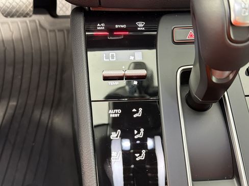 Certified 2026 Porsche Macan AWD/4WD image 19