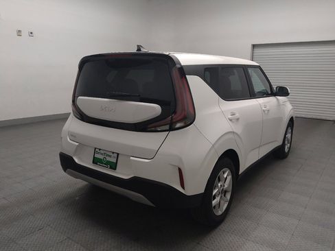Used 2025 Kia Soul LX image 9