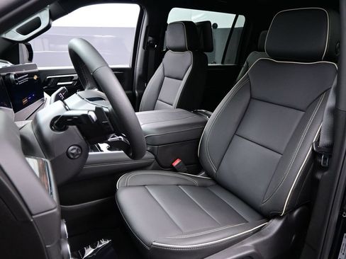 New 2026 Chevrolet Suburban Premier AWD/4WD image 7