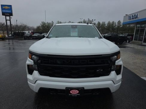 Used 2023 Chevrolet Silverado 1500 Custom image 2
