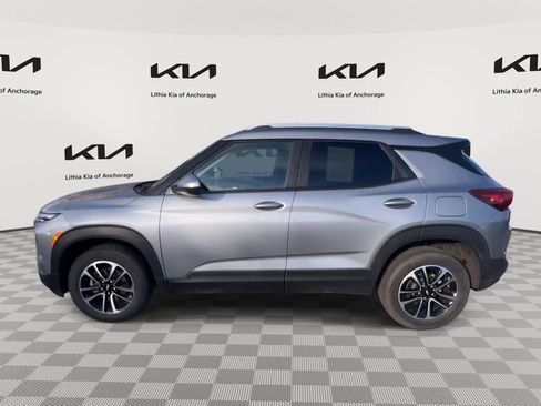 Used 2025 Chevrolet TrailBlazer LT image 5