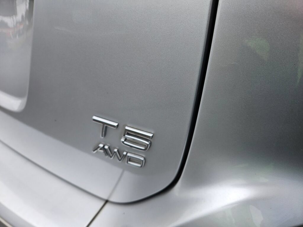 Used 2015 Volvo XC60 T5 AWD/4WD image 16