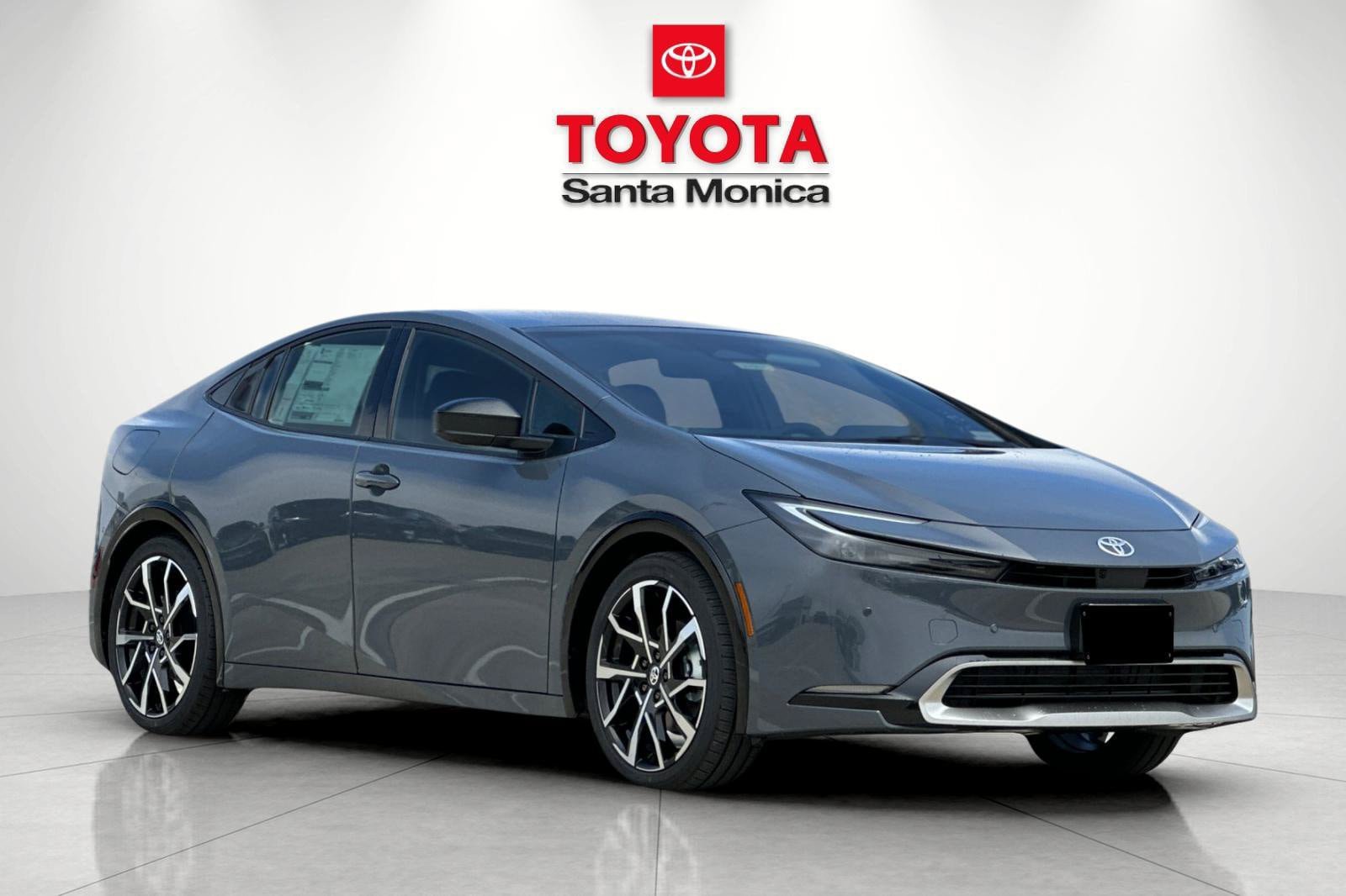 New 2027 Toyota Prius Plug-In Hybrid FWD image 1