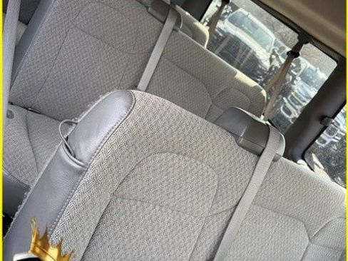 Used 2025 Chevrolet Express 3500 LT w/ LT Preferred Equipment Group image 4