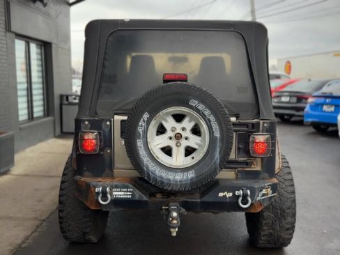 Used 2004 Jeep Wrangler Sahara w/ Dual Top Group AWD/4WD image 4