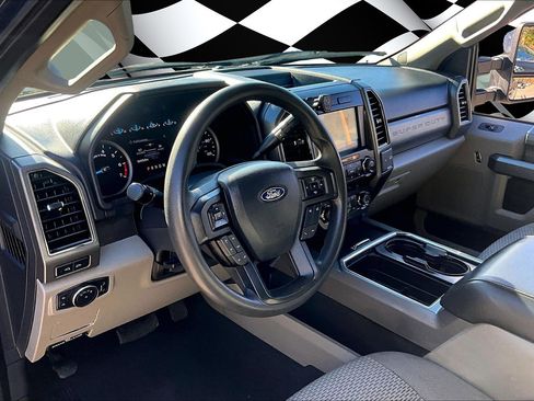 Used 2022 Ford F350 XLT w/ XLT Premium Package image 9