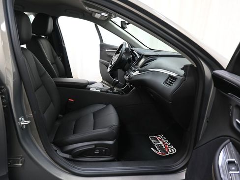 Used 2018 Chevrolet Impala LT FWD image 9