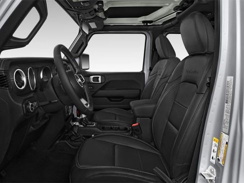 Used 2025 Jeep Wrangler Unlimited Sahara AWD/4WD image 10