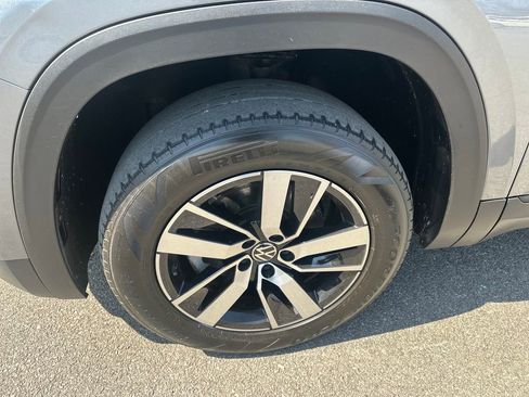 Used 2022 Volkswagen Atlas SE image 2