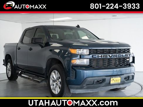 Used 2020 Chevrolet Silverado 1500 Custom w/ Custom Value Package AWD/4WD image 1