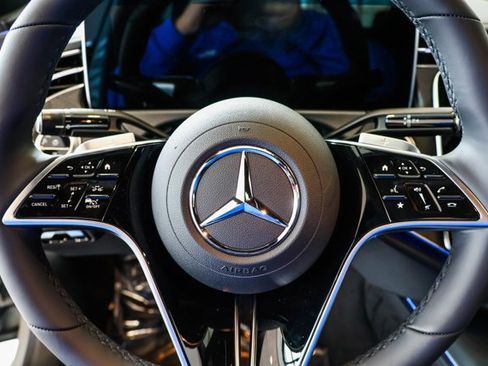 New 2026 Mercedes-Benz E 350 4MATIC Sedan image 14