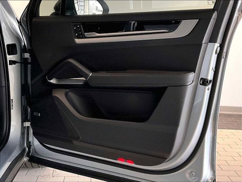 New 2026 Porsche Cayenne E-Hybrid image 24