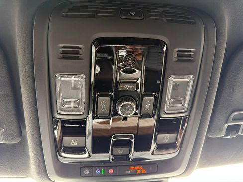 Used 2025 Cadillac Escalade Sport Platinum w/ LPO, ONYX Package AWD/4WD image 38