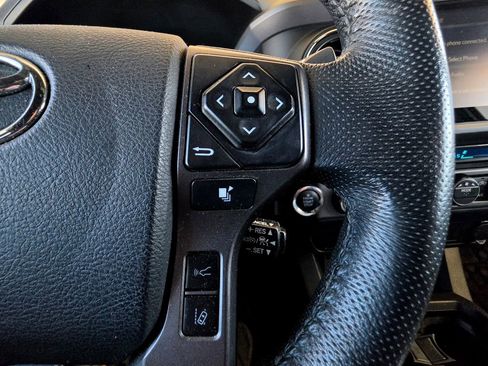 Used 2020 Toyota Tacoma TRD Sport AWD/4WD image 24