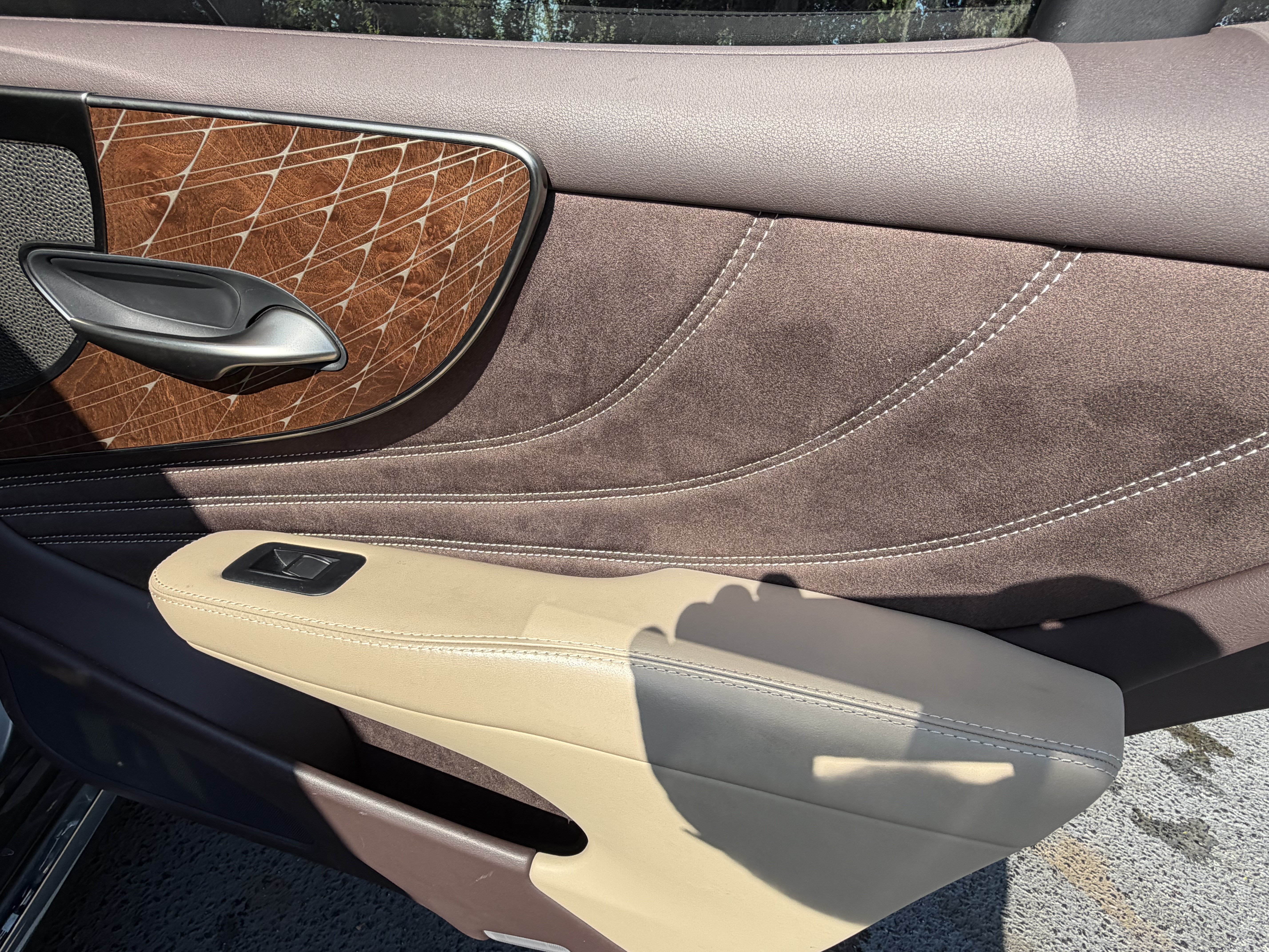 Used 2019 Lexus LS 500 w/ Interior Upgrade Package RWD image 40