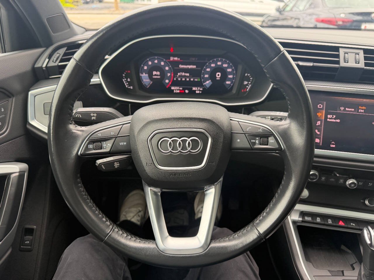 Used 2020 Audi Q3 2.0T Premium Plus w/ Premium Plus Package AWD/4WD image 32