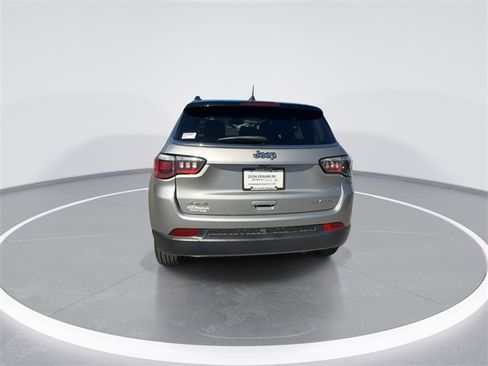 Used 2019 Jeep Compass Limited image 7