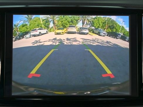 Used 2024 Chrysler Pacifica Touring-L image 31