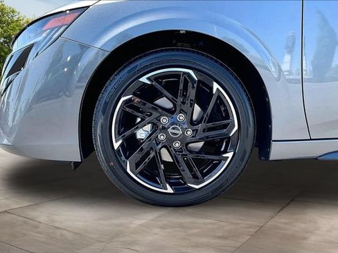 New 2027 Nissan Sentra SR w/ Floor Mat Package FWD image 13