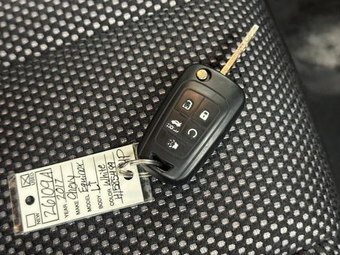 Used 2017 Chevrolet Equinox LT w/ Convenience Package image 33
