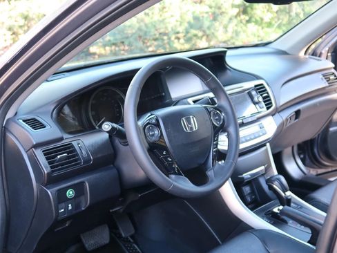 Used 2015 Honda Accord EX-L image 9