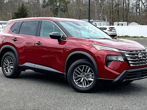 Used 2025 Nissan Rogue S FWD image 27