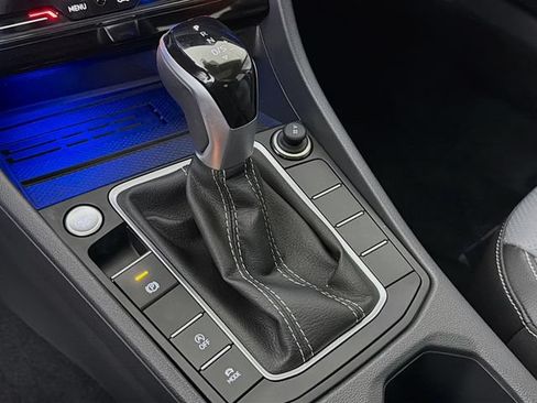 Certified 2025 Volkswagen Jetta SEL FWD image 19